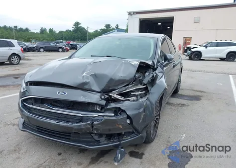 2018 Ford Fusion Titanium из США, поврежденный, VIN 3FA6P0D92JR168969